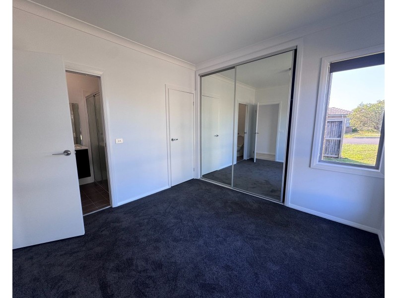 1/34 Grasshawk Drive, Chisholm NSW 2322