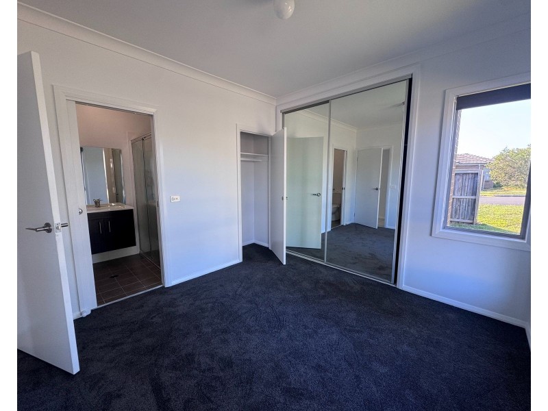 1/34 Grasshawk Drive, Chisholm NSW 2322