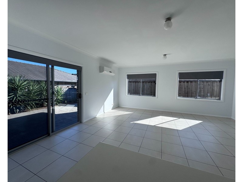 1/34 Grasshawk Drive, Chisholm NSW 2322