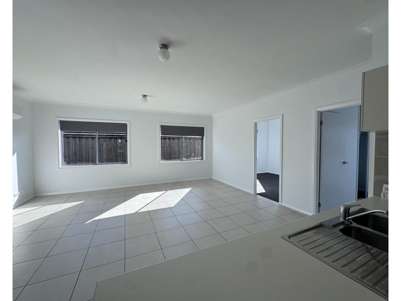 1/34 Grasshawk Drive, Chisholm NSW 2322