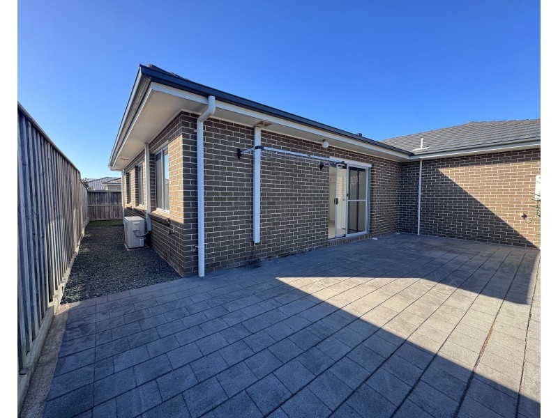 1/34 Grasshawk Drive, Chisholm NSW 2322