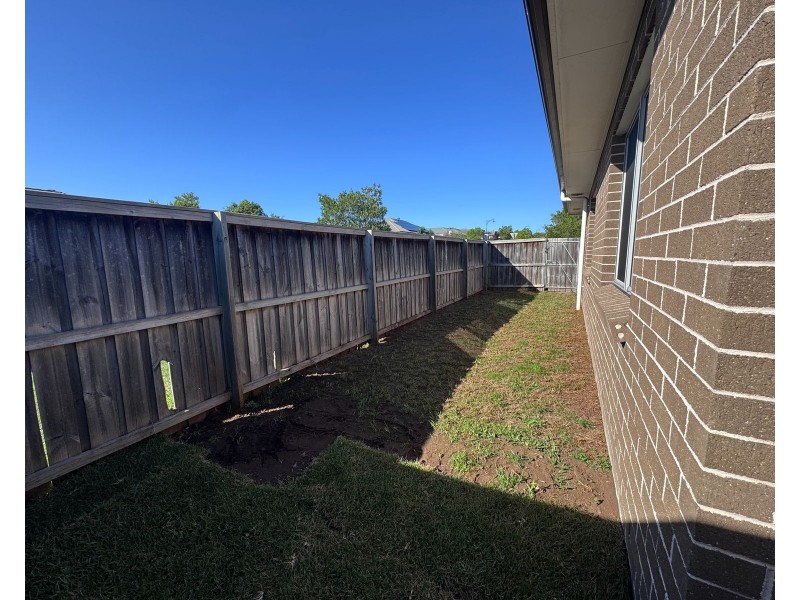 1/34 Grasshawk Drive, Chisholm NSW 2322