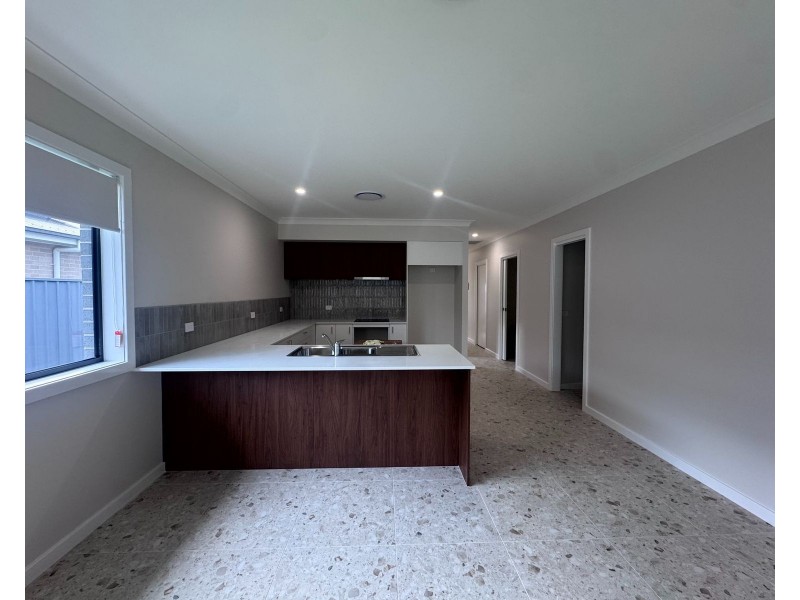 12 Beryl Drive, Rutherford NSW 2320