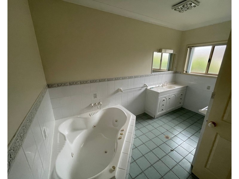 5 Leinster Circuit, Ashtonfield NSW 2323