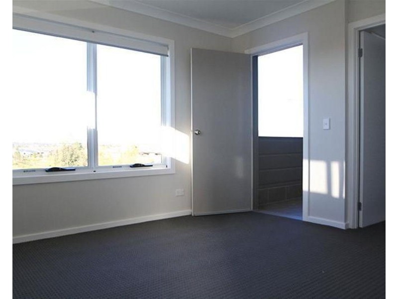 1/49 Finch Crescent, Aberglasslyn NSW 2320