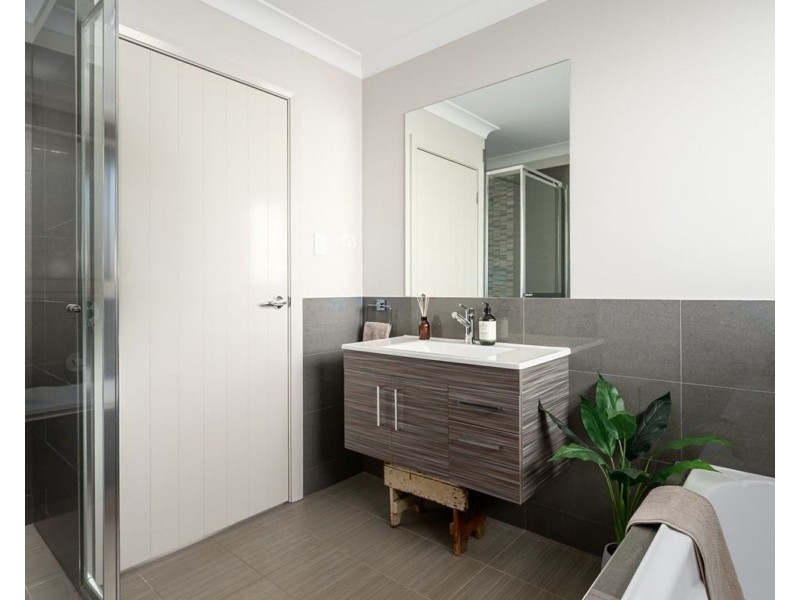 8 REDGUM CIRCUIT, Aberglasslyn NSW 2320