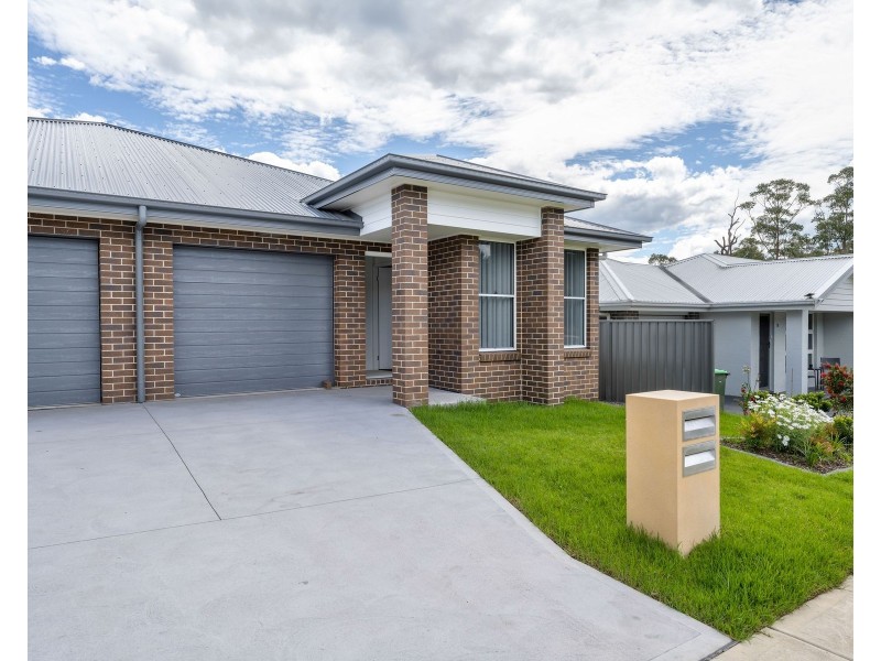 2/9 CINNAMON WAY, Morisset NSW 2264
