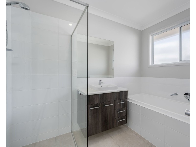 2/9 CINNAMON WAY, Morisset NSW 2264