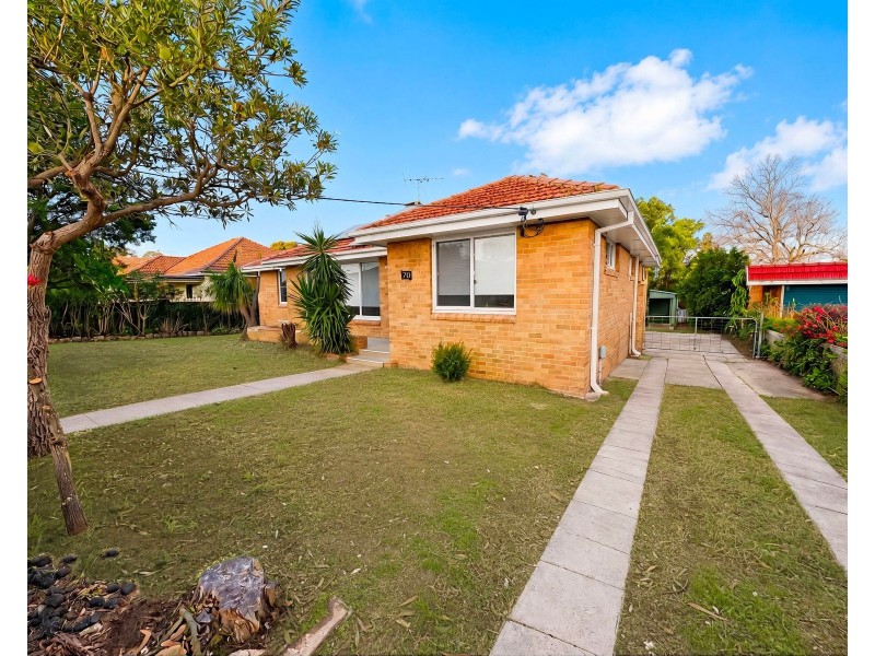 70 Porter Avenue, East Maitland NSW 2323