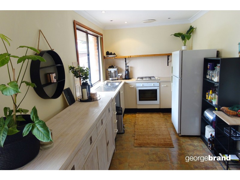 6 Lewis Crescent, Forresters Beach NSW 2260