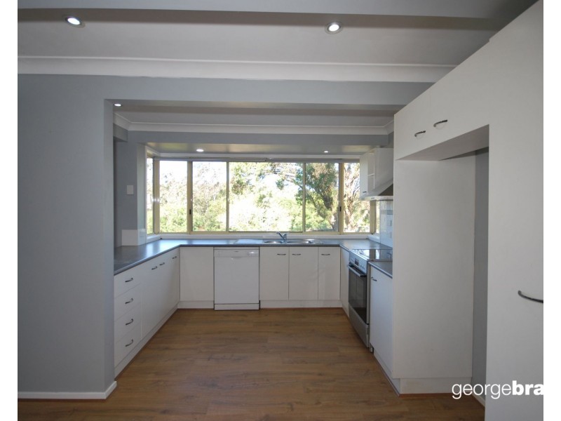 6 Tamarisk Place, Wyoming NSW 2250