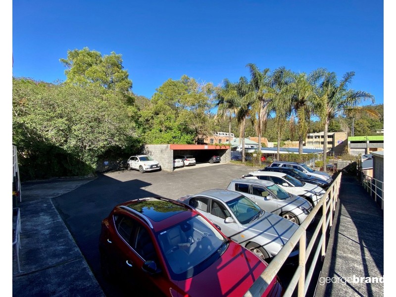 2/133 Erina Street East, Gosford NSW 2250