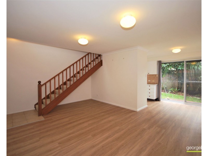 8/261 Brisbane Water Drive, Point Clare NSW 2250