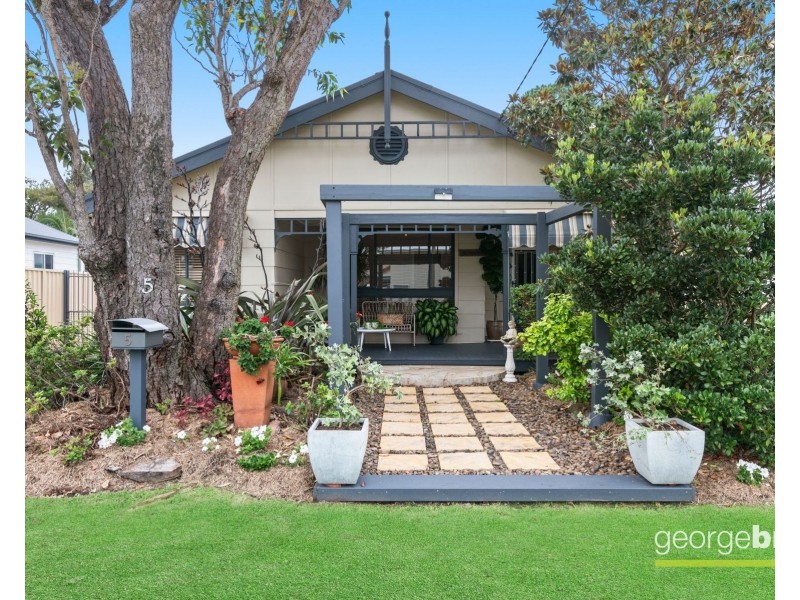 5 Pine Avenue, Davistown NSW 2251