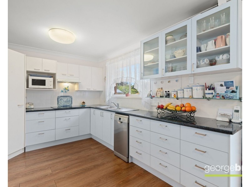 2/1 Rembrae Drive, Green Point NSW 2251