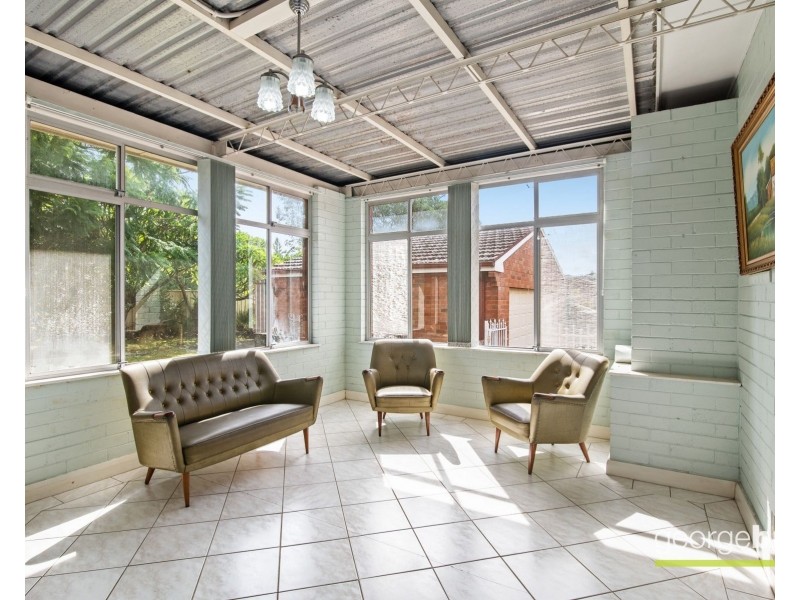 6 Russell Street, East Gosford NSW 2250