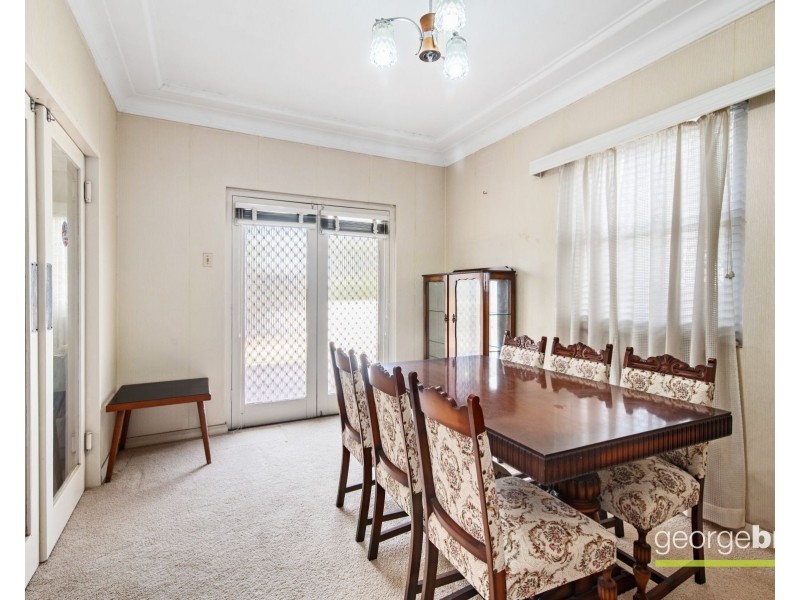 6 Russell Street, East Gosford NSW 2250