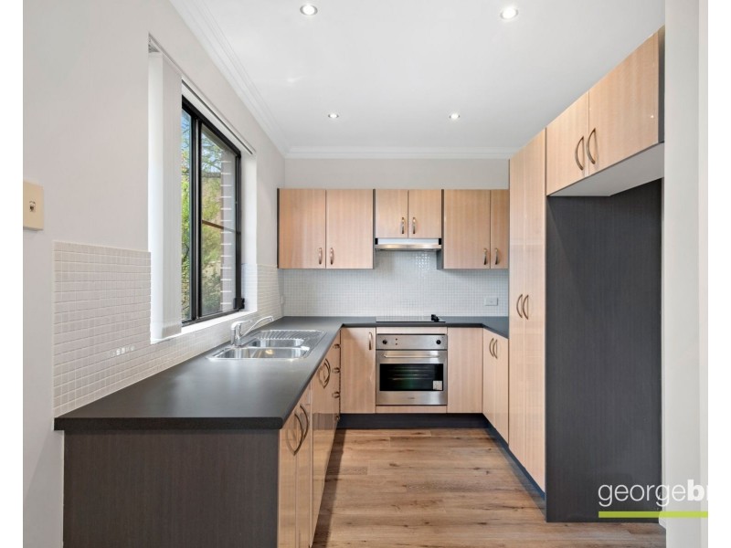 8/93 Faunce Street West, Gosford NSW 2250