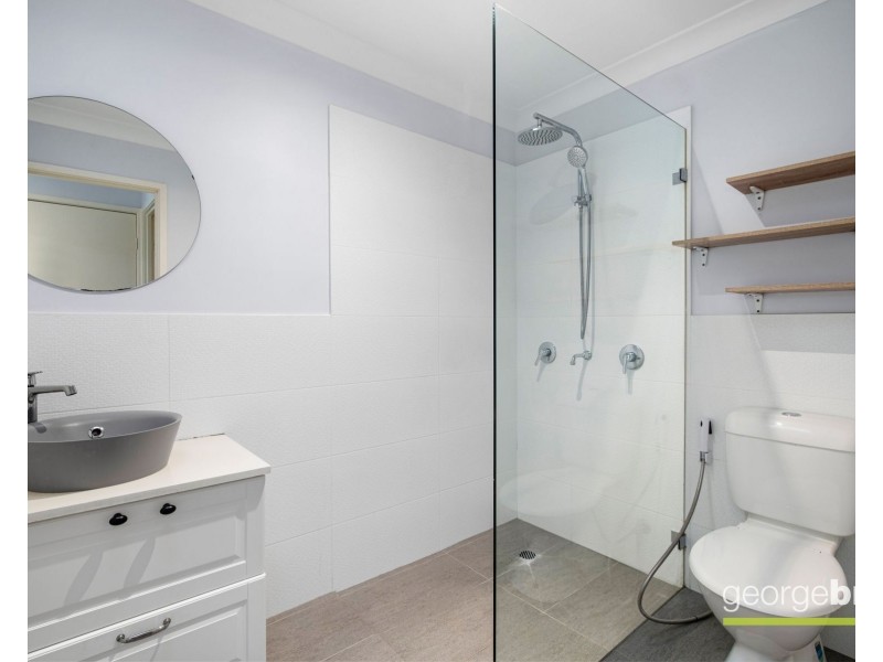 2/1 Truscott Avenue, Kariong NSW 2250