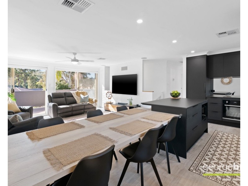 10 & 10a Koolang Road, Green Point NSW 2251