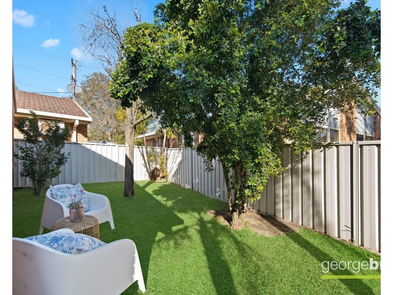 2/27 Milyerra Road, Kariong NSW 2250