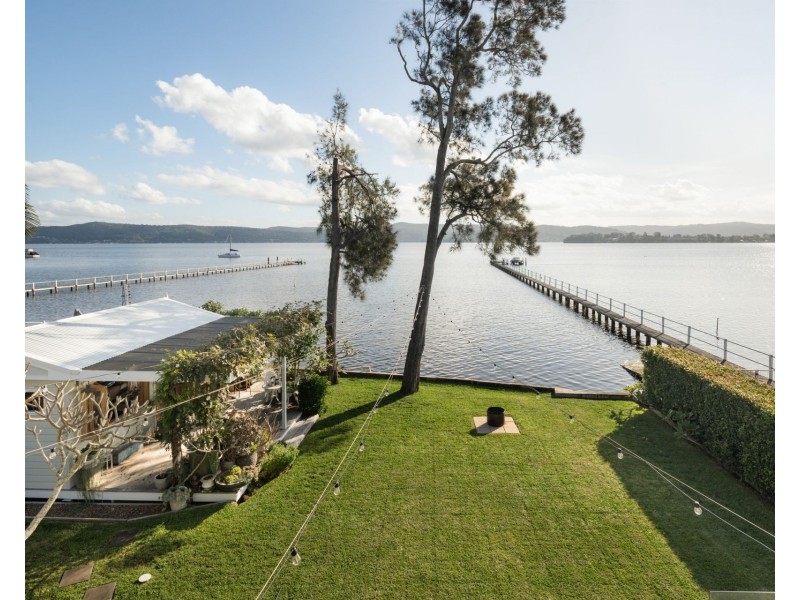 263 Avoca Drive, Green Point NSW 2251