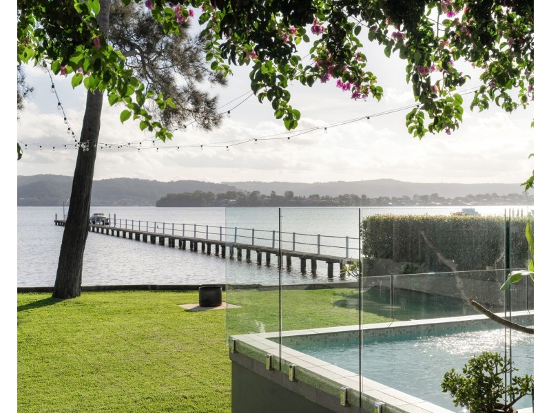 263 Avoca Drive, Green Point NSW 2251