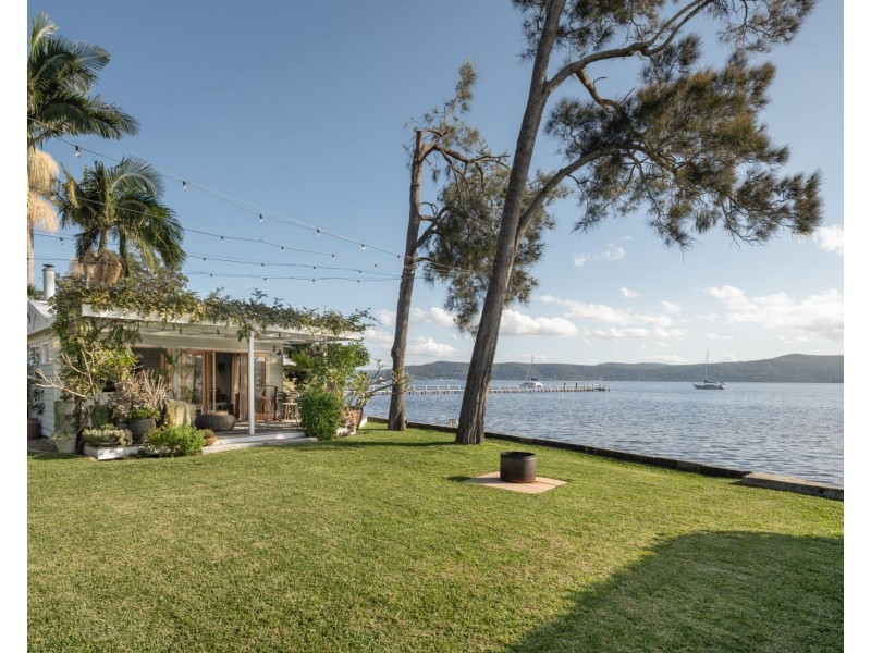 263 Avoca Drive, Green Point NSW 2251