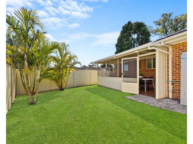 1/2 Pankhurst Place, Kariong NSW 2250