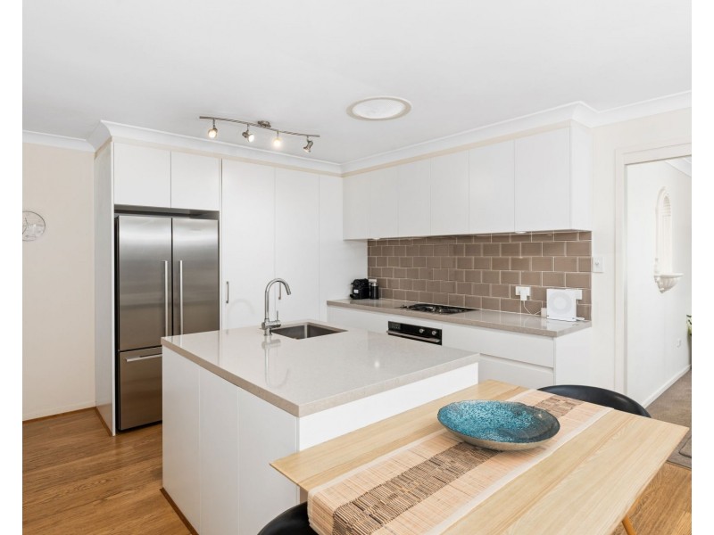 1/27 Carmel Crescent, Kariong NSW 2250