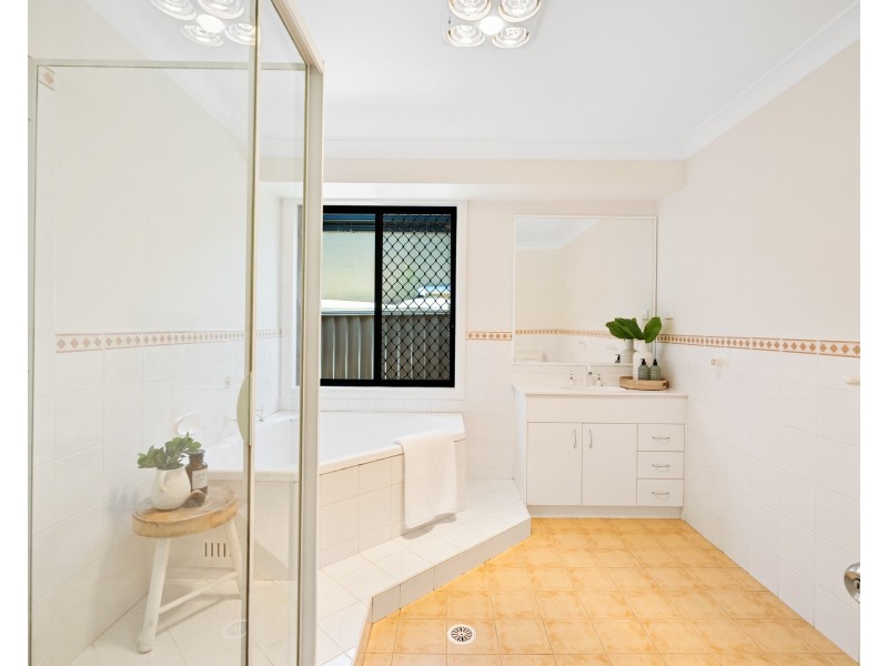 36 Mountain View Drive, Woongarrah NSW 2259