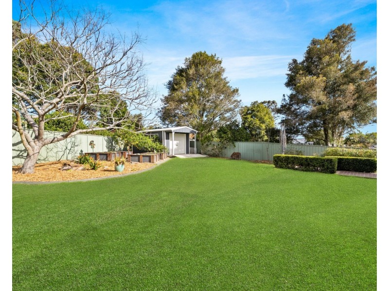 17 Graham Place, Kariong NSW 2250