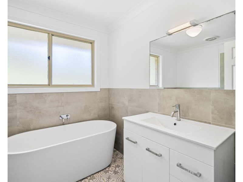 8/2 Shoalhaven Drive, Woy Woy NSW 2256