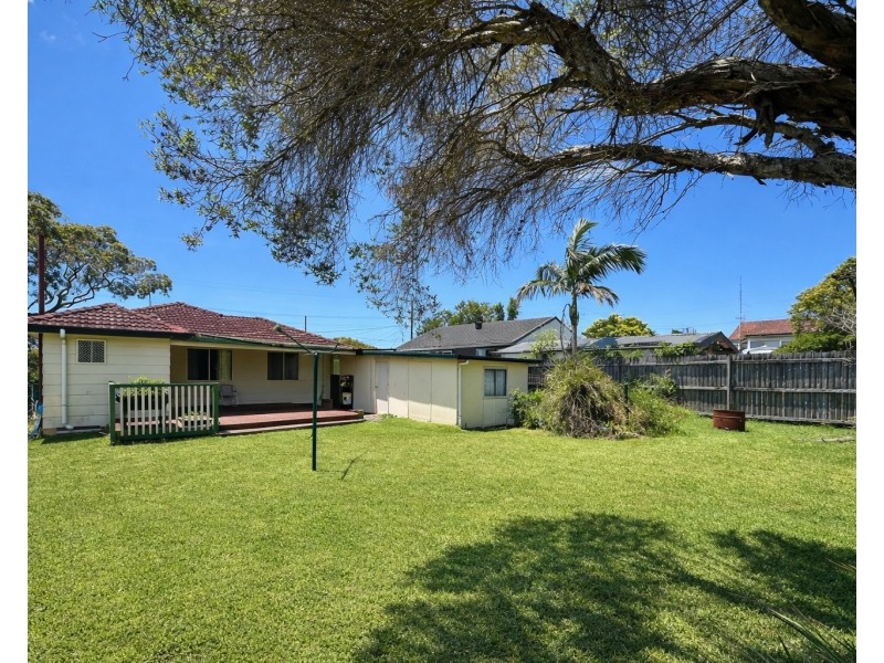 47 Brooke Avenue, Killarney Vale NSW 2261