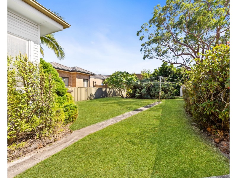 7 Waratah Avenue, Woy Woy NSW 2256