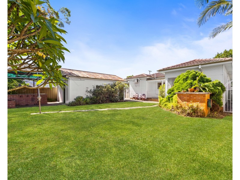 7 Waratah Avenue, Woy Woy NSW 2256