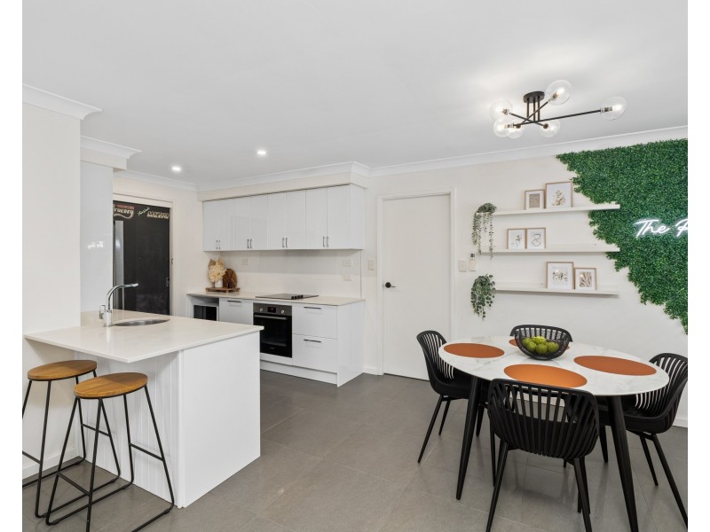 2/3 Portelli Avenue, Kariong NSW 2250