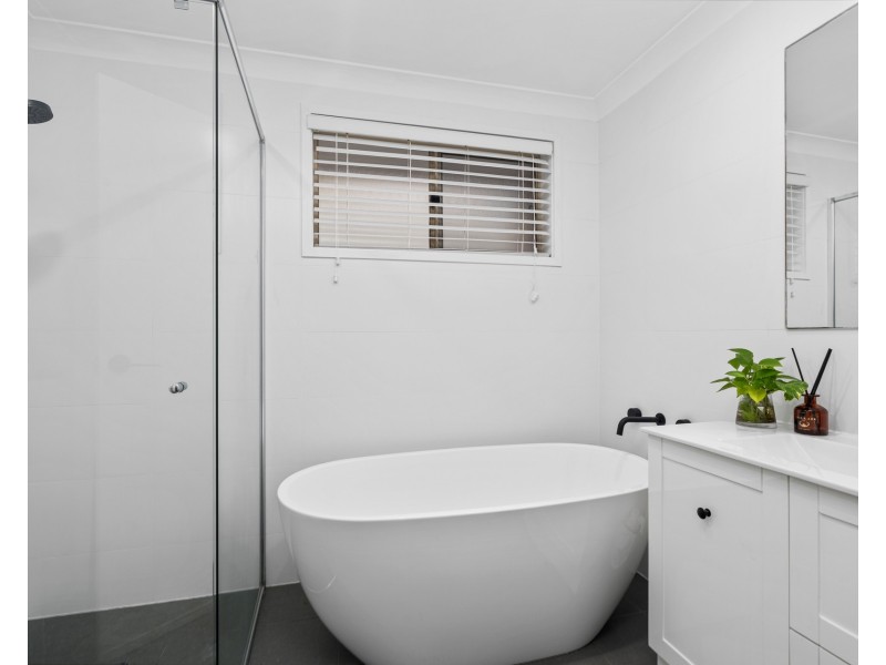 2/3 Portelli Avenue, Kariong NSW 2250