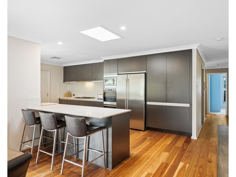 16 Risdon Crescent, Kariong NSW 2250