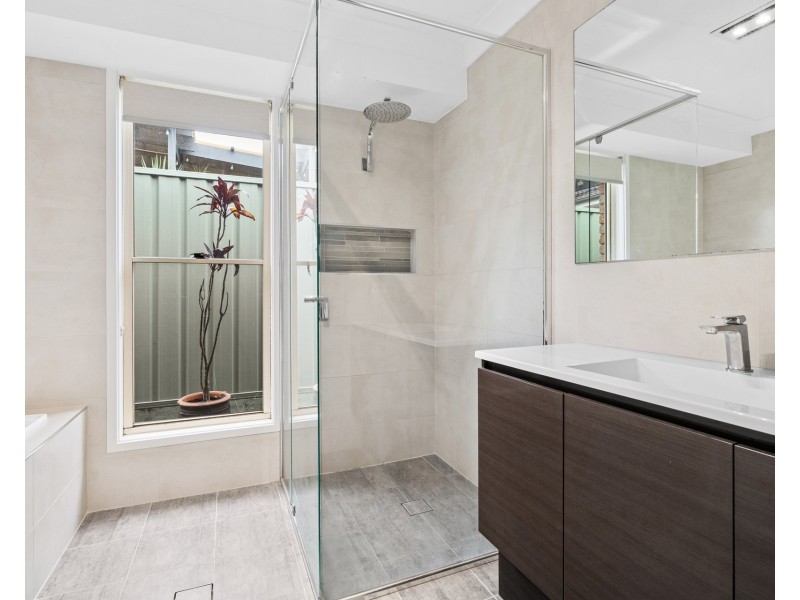 16 Risdon Crescent, Kariong NSW 2250