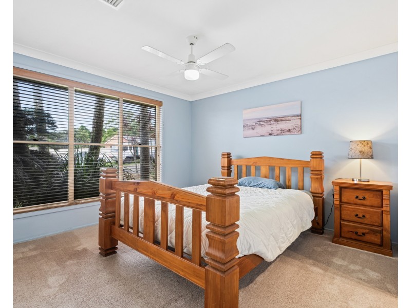 16 Risdon Crescent, Kariong NSW 2250