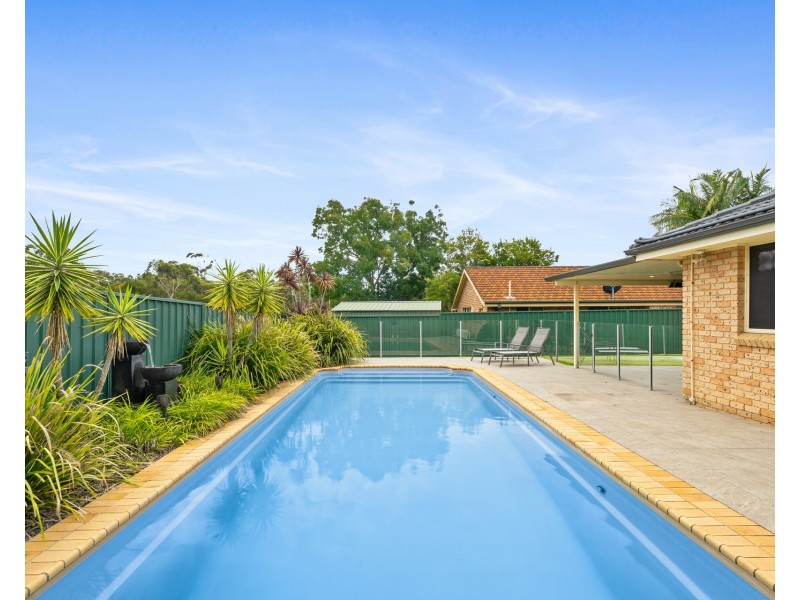 16 Risdon Crescent, Kariong NSW 2250