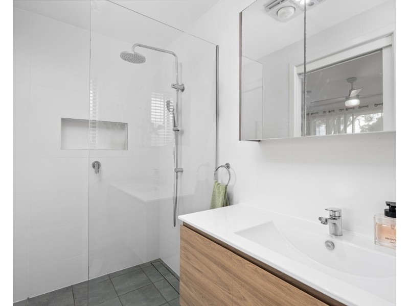 15 Roberta Avenue, Kariong NSW 2250