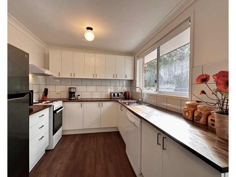 10 Benkari Avenue, Kariong NSW 2250
