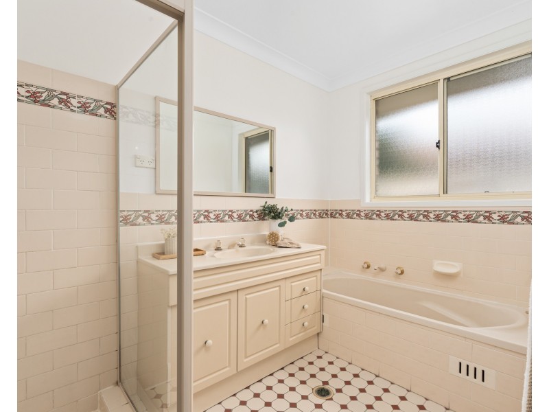 1/2 Lotter Street, Kariong NSW 2250