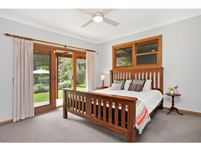 15 Pomona Rd, Empire Bay NSW 2257