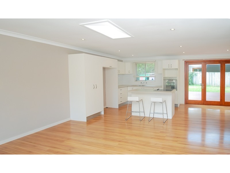 6  Gurrigal St, Kincumber NSW 2251