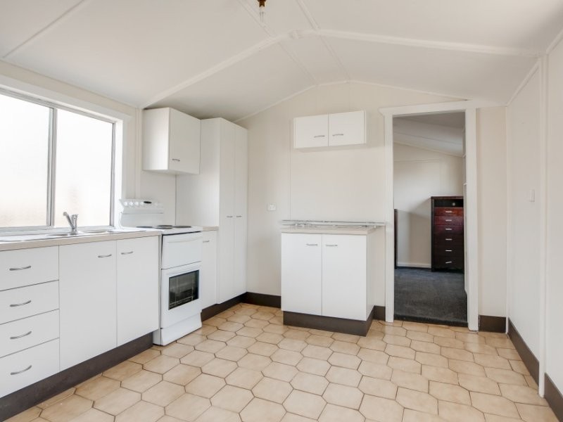 42A Tasman Avenue, Killarney Vale NSW 2261