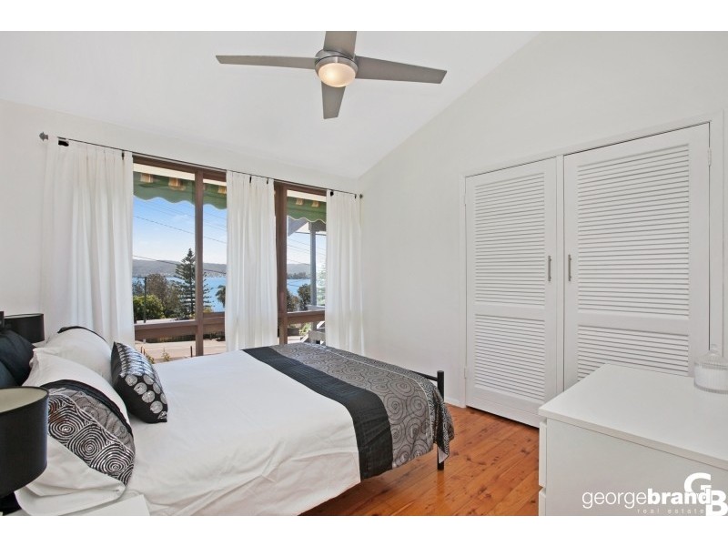 288 Avoca Dr, Green Point NSW 2251