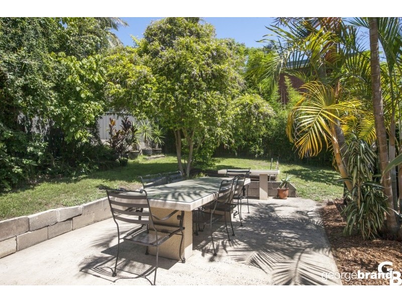 288 Avoca Dr, Green Point NSW 2251